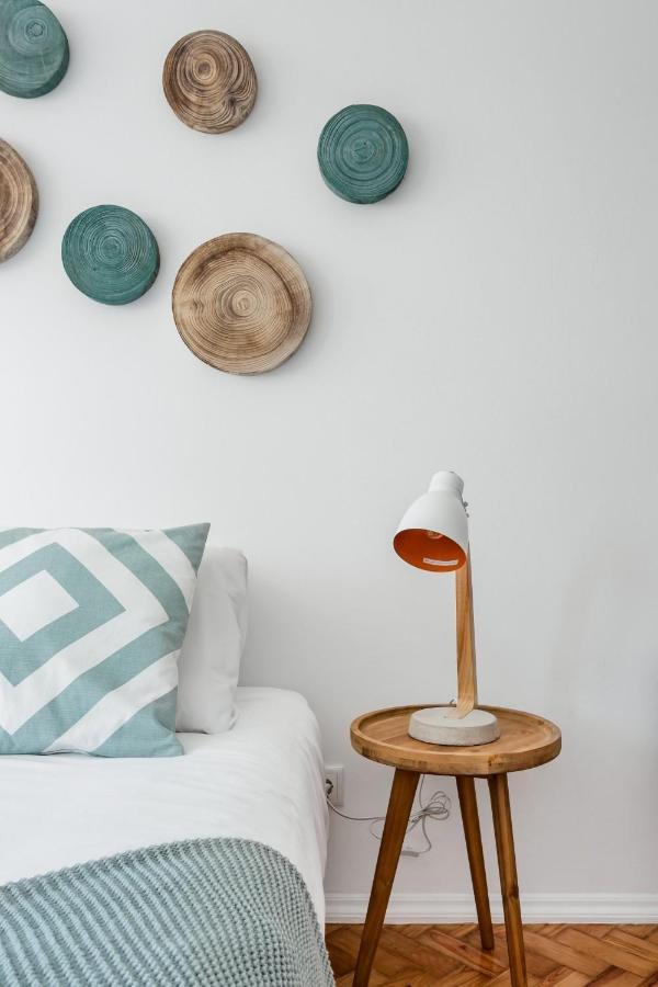Stroll To Coffee Shops Near A Renovated Hillside Apartment In Graca Lissabon Exterior foto